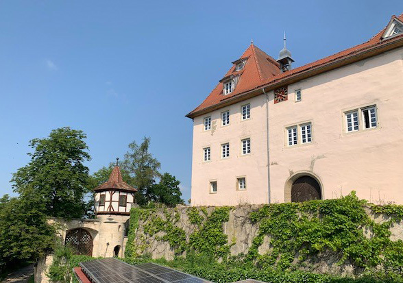 Standortentwickler COPRO erwirbt Schloss Roseck